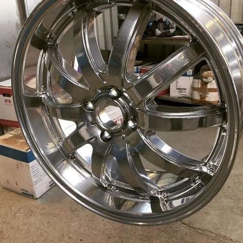 A little bit of Bling #
#powdercoating#alloywheels#beadblasting#rustbusters#